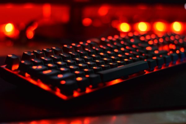 Gaming-Tastatur mit roter LED-Beleuchtung Tastatur rot beleuchtet