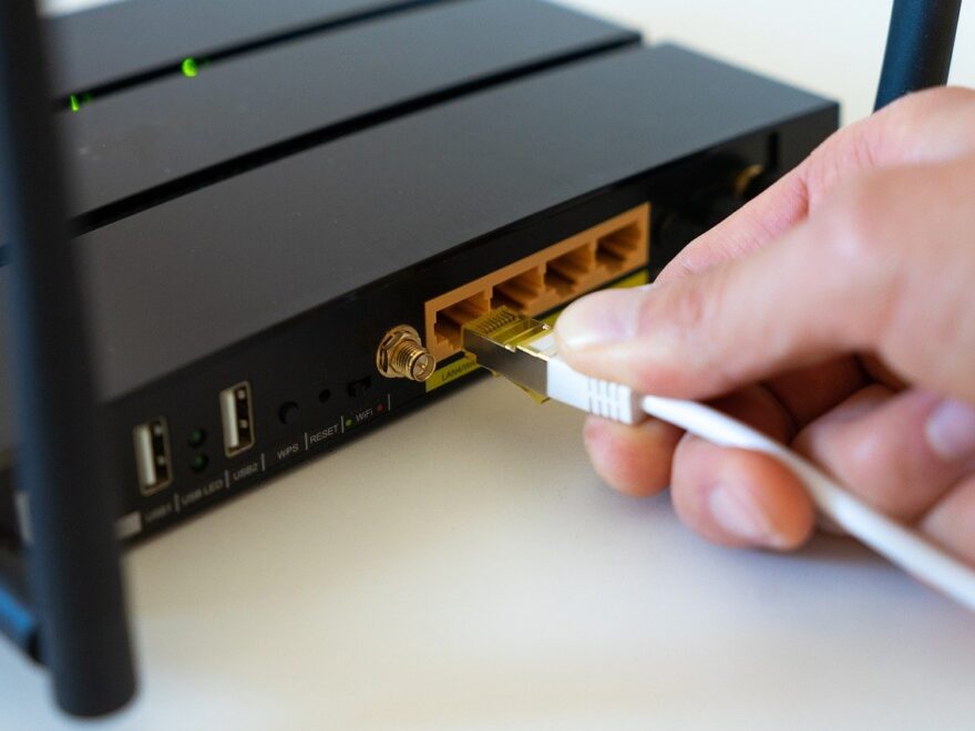 Anschlüsse auf der Rückseite beim WLAN-Router
