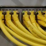 Netzwerkkabel im Heimnetzwerk