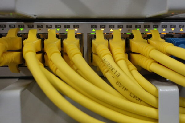 Heimnetzwerk erklärt Netzwerkkabel im Heimnetzwerk